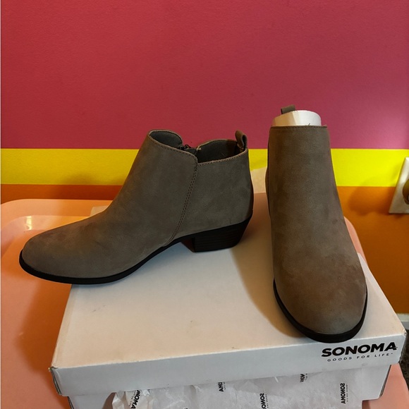 Sonoma Tan Ankle Boots - Picture 3 of 5